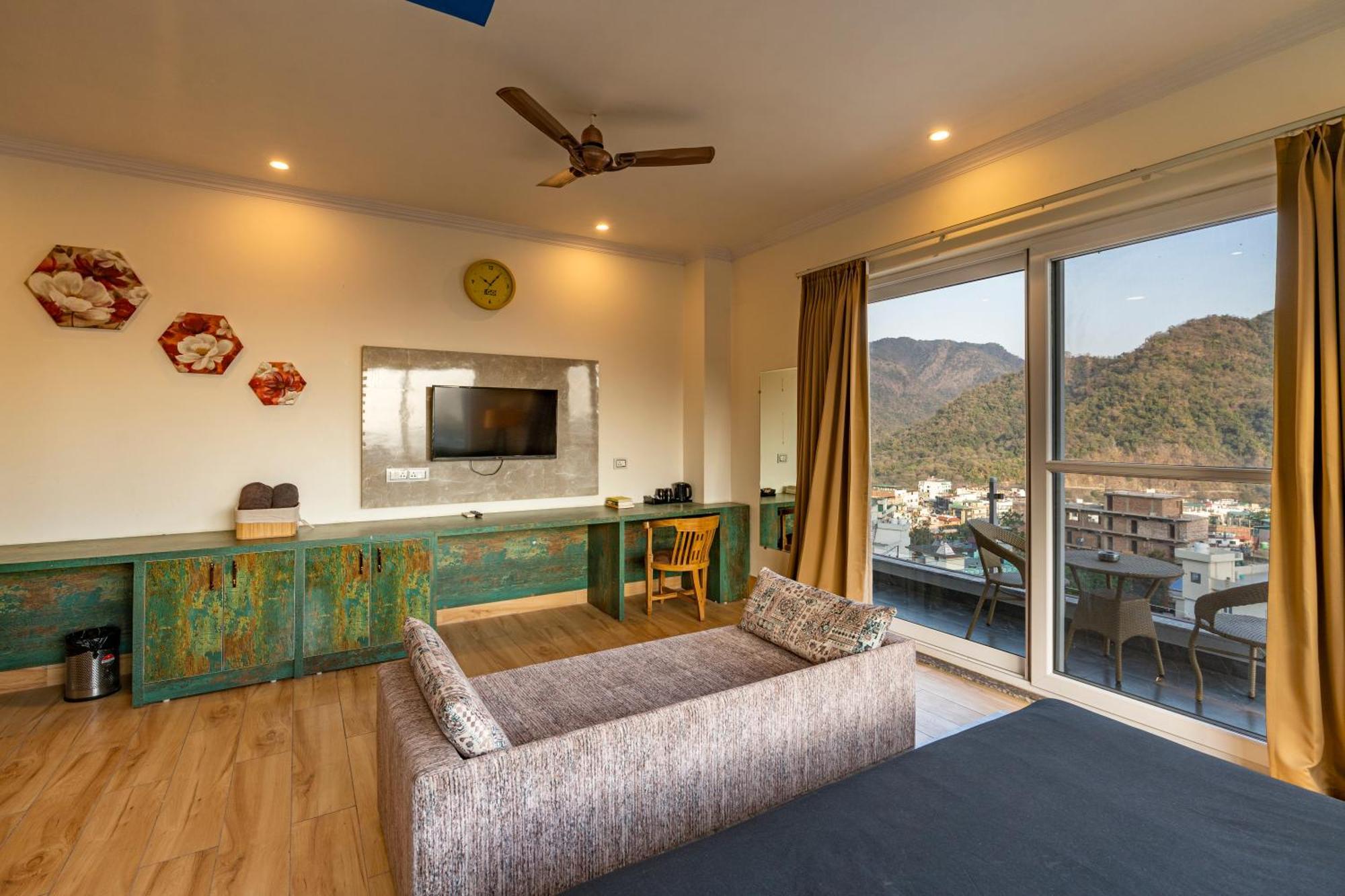 The Hosteller Rishikesh, Upper Tapovan ภายนอก รูปภาพ