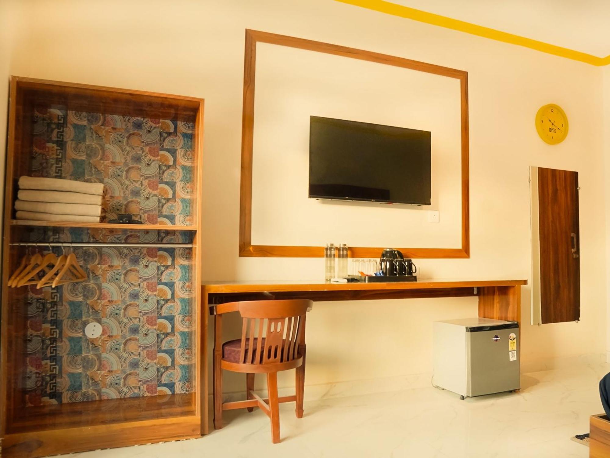 The Hosteller Rishikesh, Upper Tapovan ภายนอก รูปภาพ
