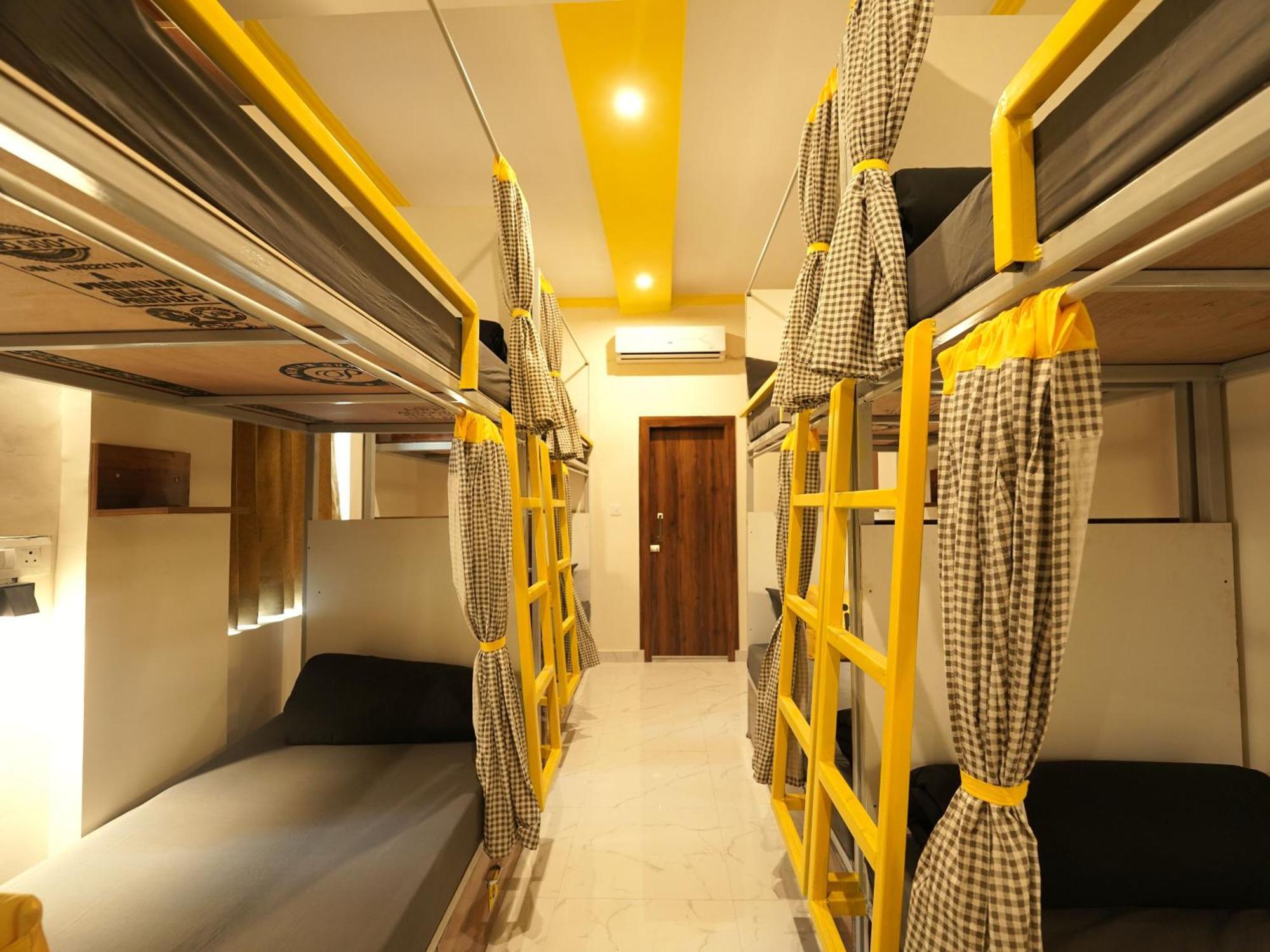 The Hosteller Rishikesh, Upper Tapovan ภายนอก รูปภาพ